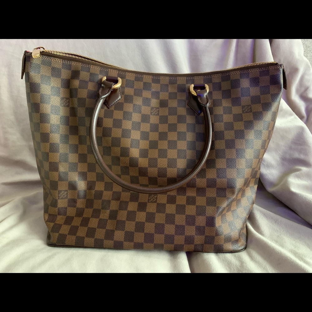 LOUIS VUITTON Damier Ebene Saleya GM Shoulder Handbag.